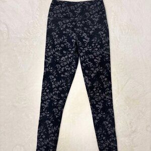 Women's Black & Grey Floral Full-Length Leggings by Maurices